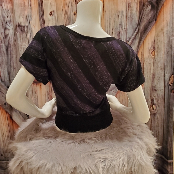 Black and purple short sleeve sweater. - Picture 2 of 2